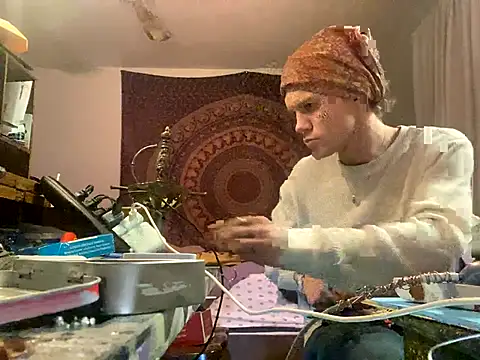 XanderOzzz online show from 11.22.25