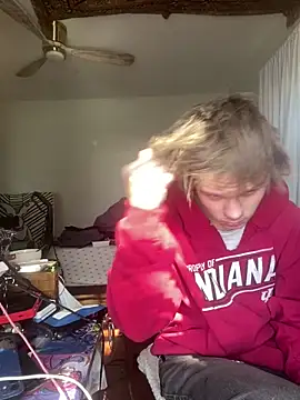 XanderOzzz online show from 02.13.26