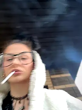 Snapshot of bigJuicyPussy chatting on 10.29.25 bigJuicyPussy online show from 10.29.25