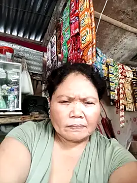 Snapshot of Mari_fvcks chatting on 10.25.25 Mari fvcks online show from 10.25.25