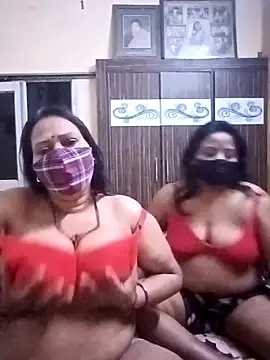 LoveOnStream online show from 02.21.26