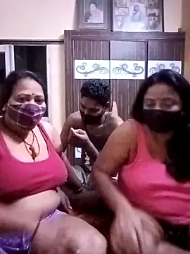 LoveOnStream online show from 02.25.26