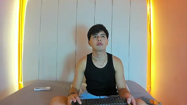 Snapshot of Felipe_Cold chatting on 02.10.26 Felipe Cold online show from 02.10.26