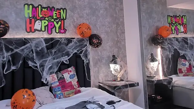 crystaldarliing online show from 10.14.25