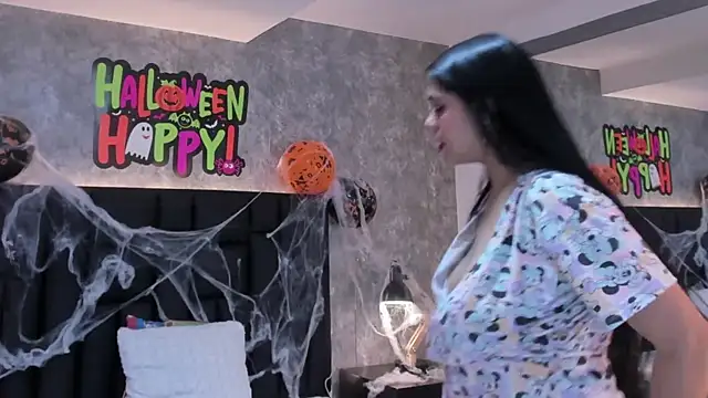 crystaldarliing online show from 10.21.25