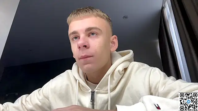 Snapshot of echowraith chatting on 10.22.25 echowraith online show from 10.22.25