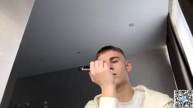 Snapshot of echowraith chatting on 10.23.25 echowraith online show from 10.23.25