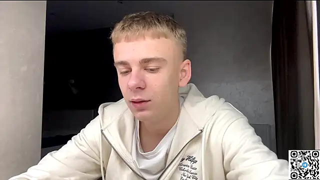 Snapshot of echowraith chatting on 11.09.25 echowraith online show from 11.09.25