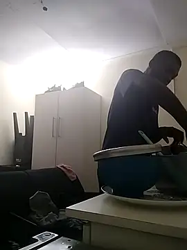 Snapshot of TmanZim2025 chatting on 09.30.25 TmanZim2025 online show from 09.30.25