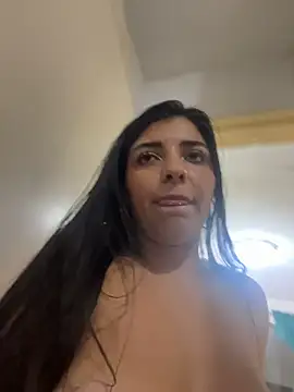 Isaa-Sweet online show from 10.29.25