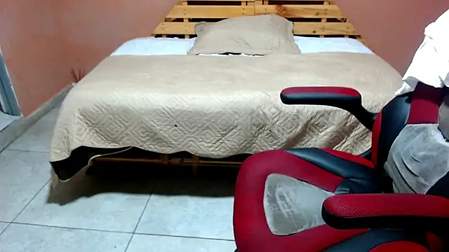 Snapshot of Codyknightt chatting on 10.23.25 Codyknightt online show from 10.23.25