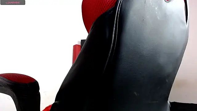 Snapshot of Codyknightt chatting on 10.29.25 Codyknightt online show from 10.29.25