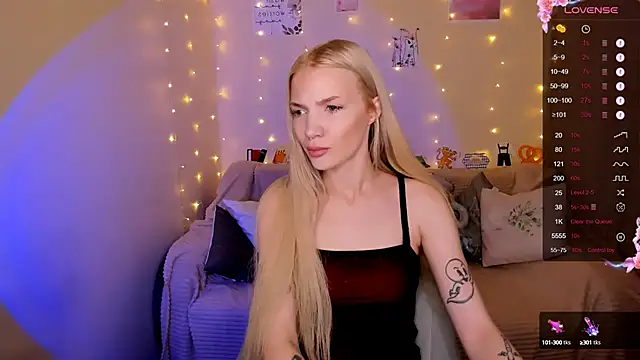 AnyaTaylor  online show from 09.26.25