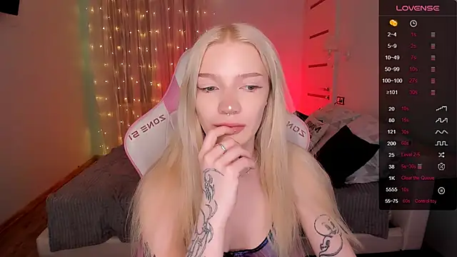 AnyaTaylor  online show from 02.08.26