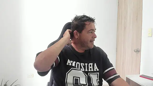 Snapshot of massimo_dannger chatting on 10.30.25 massimo dannger online show from 10.30.25