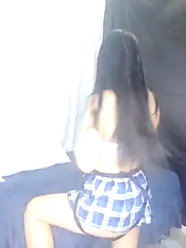 Snapshot of julietta_f chatting on 10.31.25 julietta f online show from 10.31.25