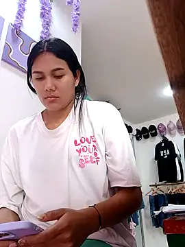 Snapshot of burbuja02 chatting on 10.08.25 burbuja02 online show from 10.08.25