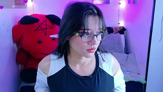 Snapshot of MiaVelvetDoll chatting on 09.10.25 MiaVelvetDoll online show from 09.10.25