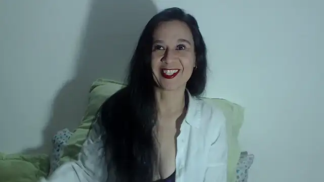 Snapshot of Aileendarkhot chatting on 02.13.26 Aileendarkhot online show from 02.13.26