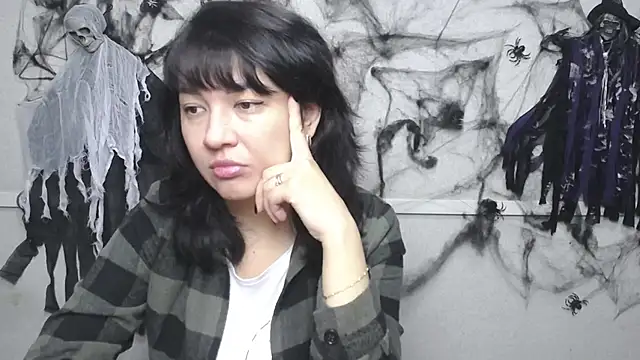 SelenaFly online show from 10.27.25