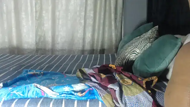 Snapshot of SEXYHUGEASS21 chatting on 09.11.25 SEXYHUGEASS21 online show from 09.11.25