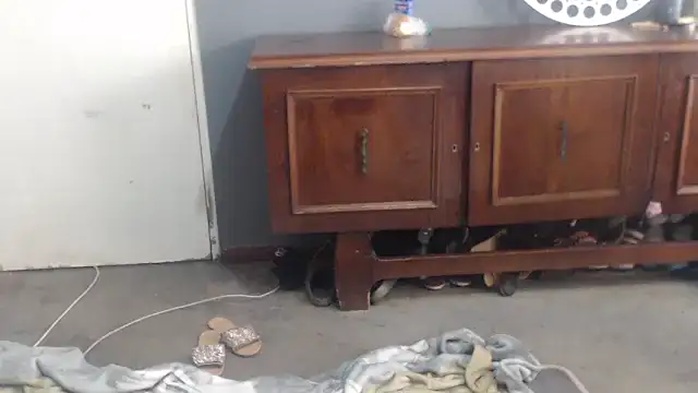 Snapshot of SEXYHUGEASS21 chatting on 10.05.25 SEXYHUGEASS21 online show from 10.05.25