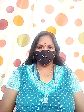 Snapshot of Tamil_Abinaya chatting on 10.24.25 Tamil Abinaya online show from 10.24.25