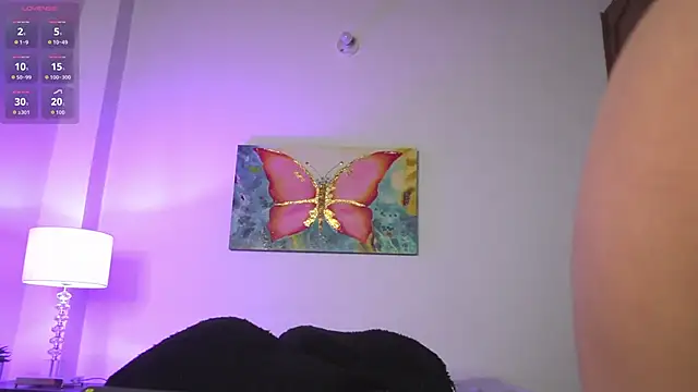 Snapshot of valentina_king18 chatting on 10.21.25 valentina king18 online show from 10.21.25