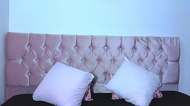 Snapshot of Electra__moon chatting on 12.04.25 Electra moon online show from 12.04.25