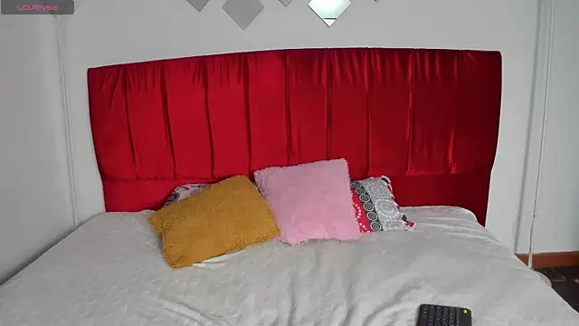 Snapshot of Electra__moon chatting on 12.05.25 Electra moon online show from 12.05.25