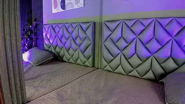 Kitty Dollyy online show from 09.20.25