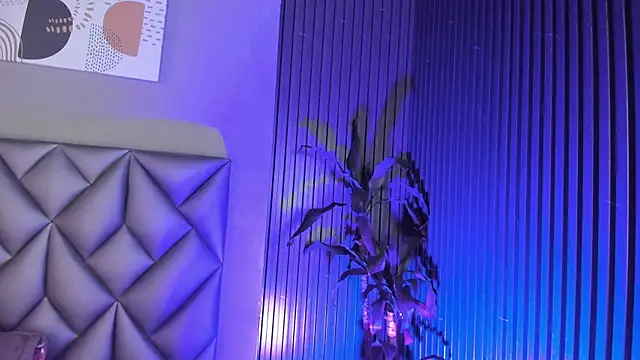 Kitty Dollyy online show from 11.12.25