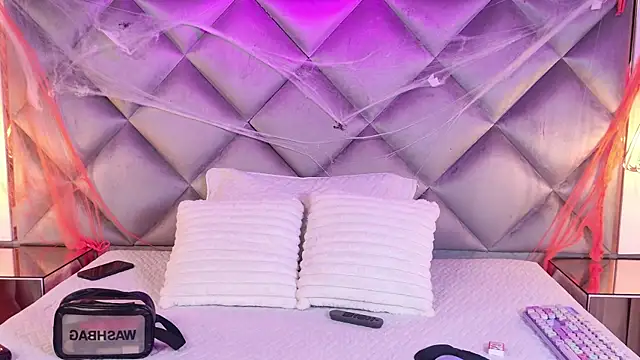 gemma sm online show from 10.27.25