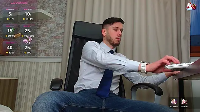 Snapshot of JonahShaw chatting on 12.18.25 JonahShaw online show from 12.18.25