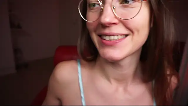 Snapshot of Scorpion_Peach chatting on 11.12.25 Scorpion Peach online show from 11.12.25