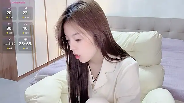 T-LL77- online show from 10.08.25