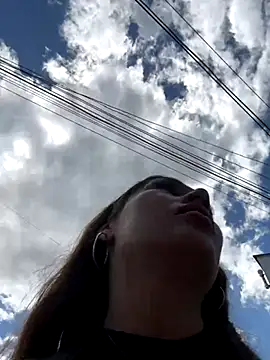 Isa Villamarin online show from 09.10.25