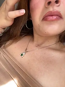 Isa Villamarin online show from 09.24.25