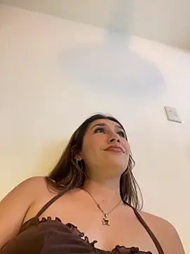 Isa Villamarin online show from 10.04.25