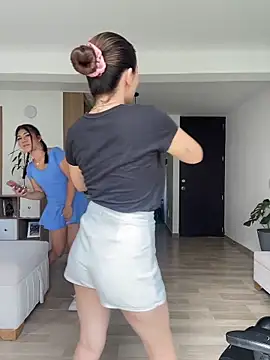 Isa Villamarin online show from 10.23.25