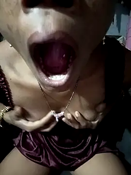 Snapshot of SEXY-MAHI4 chatting on 09.14.25 SEXY-MAHI4 online show from 09.14.25