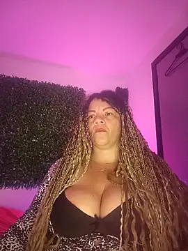 Snapshot of Eva_Luxei chatting on 10.25.25 Eva Luxei online show from 10.25.25