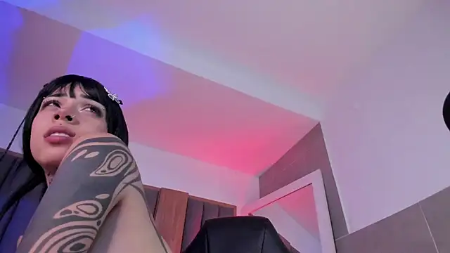 misstomie  online show from 03.12.26