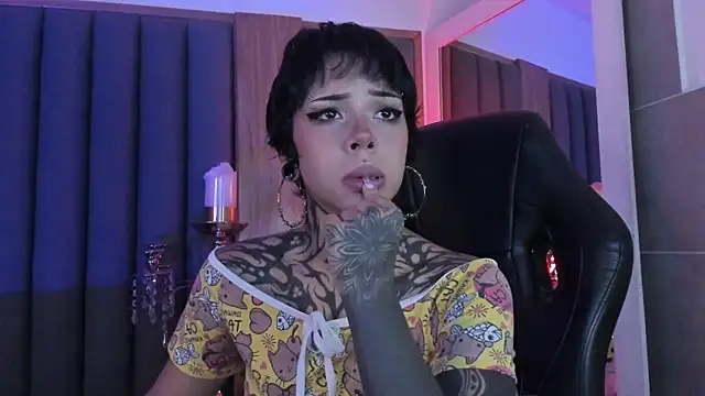 misstomie  online show from 04.17.26