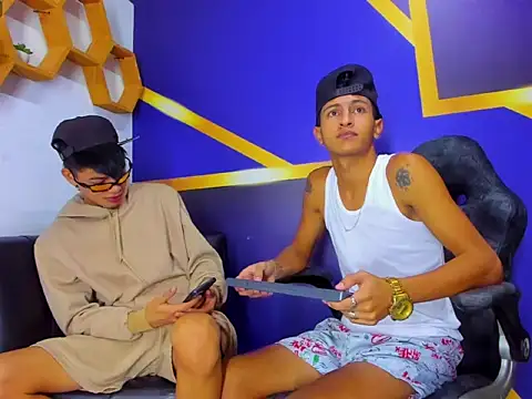 Snapshot of gustavo_saaled19_ chatting on 09.08.25 gustavo saaled19 online show from 09.08.25