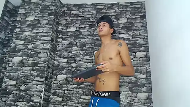 Snapshot of gustavo_saaled19_ chatting on 10.17.25 gustavo saaled19 online show from 10.17.25