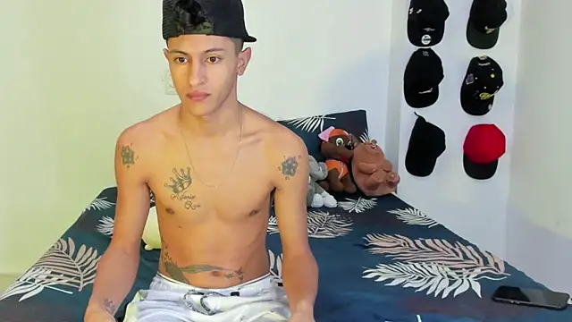 Snapshot of gustavo_saaled19_ chatting on 10.31.25 gustavo saaled19 online show from 10.31.25