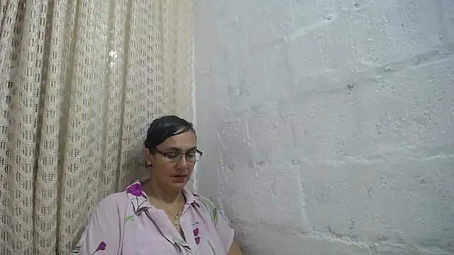 Snapshot of gabbyparker_ chatting on 04.25.26 gabbyparker online show from 04.25.26