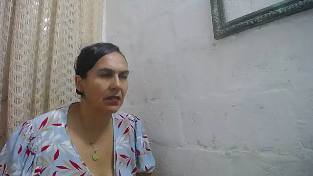 Snapshot of gabbyparker_ chatting on 05.14.26 gabbyparker online show from 05.14.26