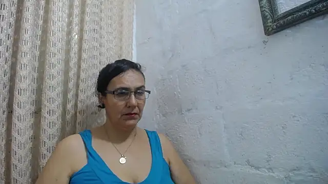 Snapshot of gabbyparker_ chatting on 06.06.26 gabbyparker online show from 06.06.26